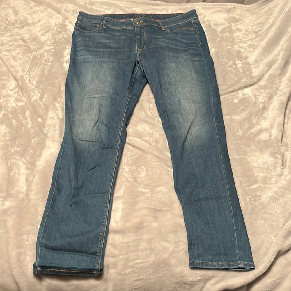 Size 14 White House black market skinny jeans
